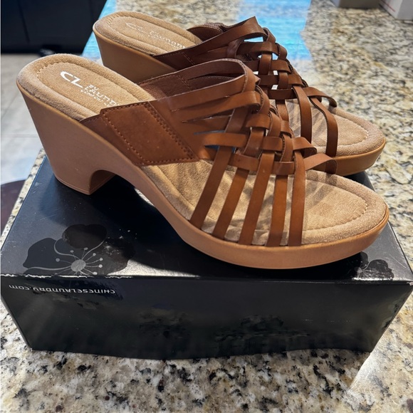 CL By Laundry Sandles size 10 - Picture 1 of 4
